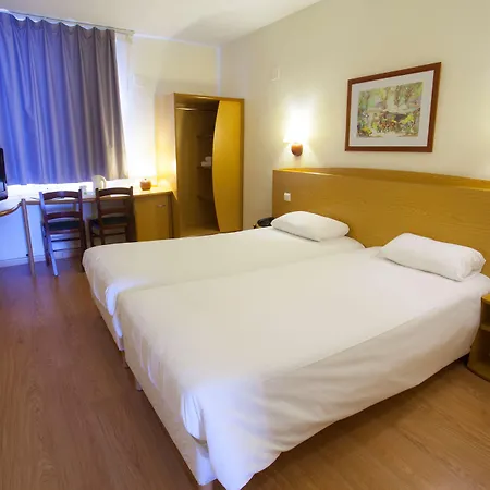 Travelodge Puerto Hotel