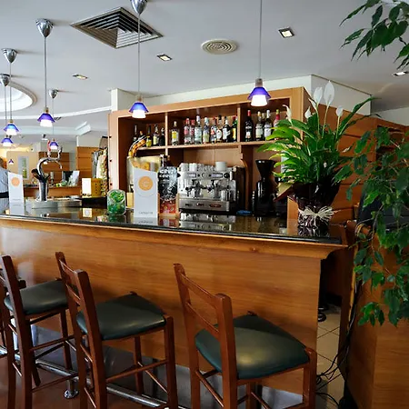 Travelodge Puerto Hotel 3*